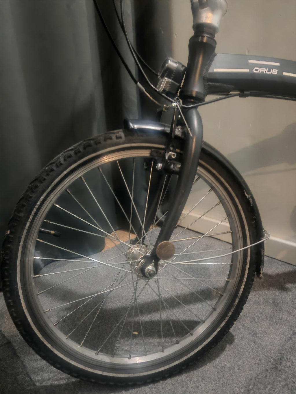 BTWIN Orus 20in Folding Bike Black Rear Rack Mudguards Reflectors V-Brake