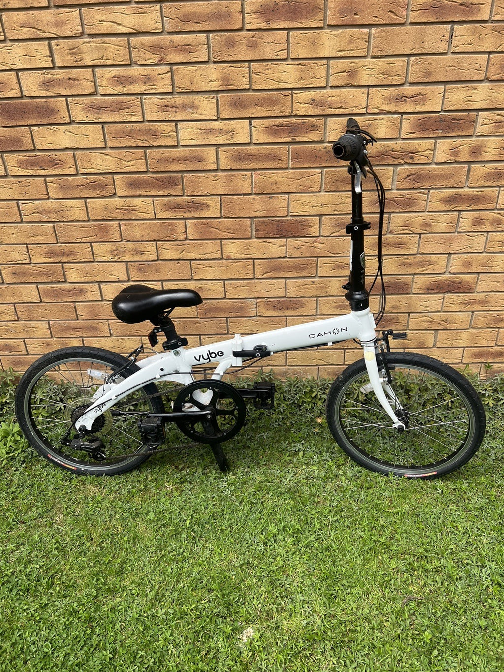 Dahon Vybe D7 Folding Bike (£599 New) white happy to ship