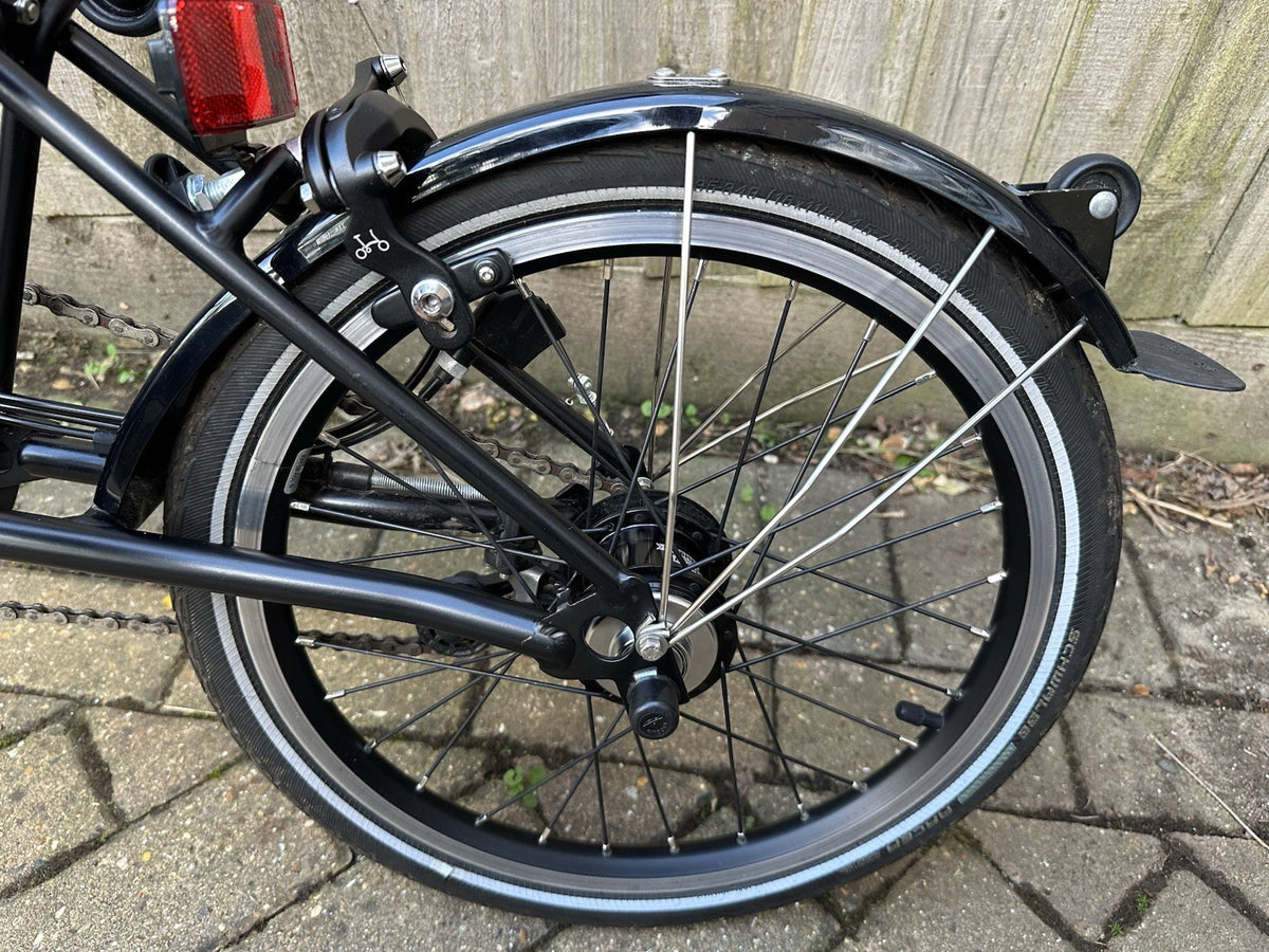 Brompton C Line Black Folding Bike 16in wheels 6 Speed flat bars long seat post