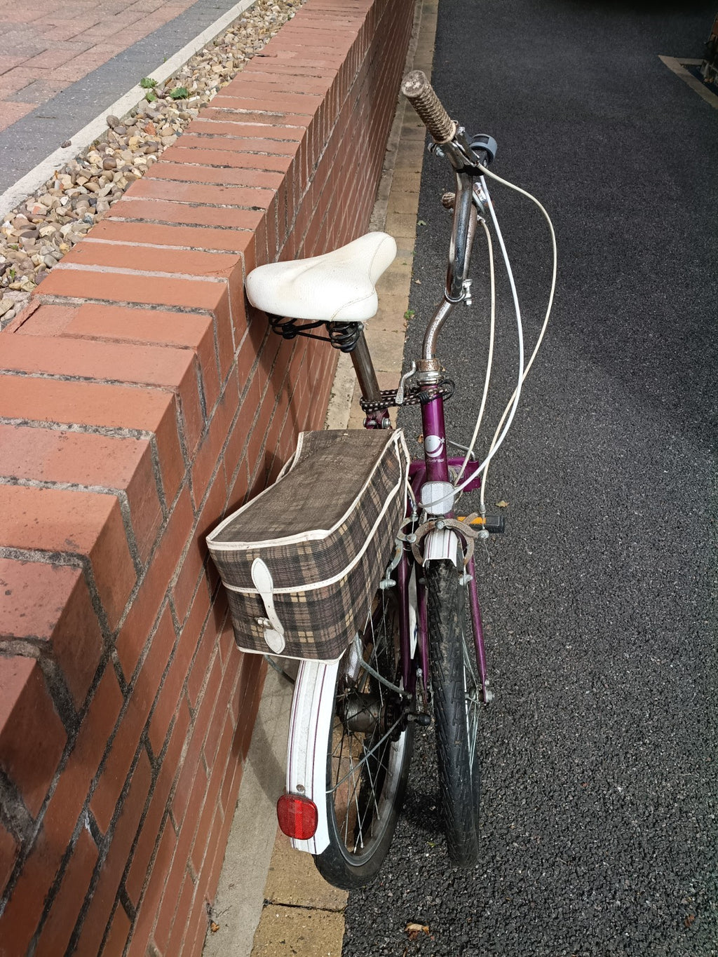 Universal Stowaway 3 Folding Bike Purple & White 3 Speed  Gears Needs Some TLC