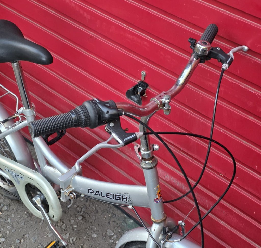 RALEIGH ECLIPSE FOLD UP BIKE (33cm FRAME SIZE w/ 20" WHEELS)