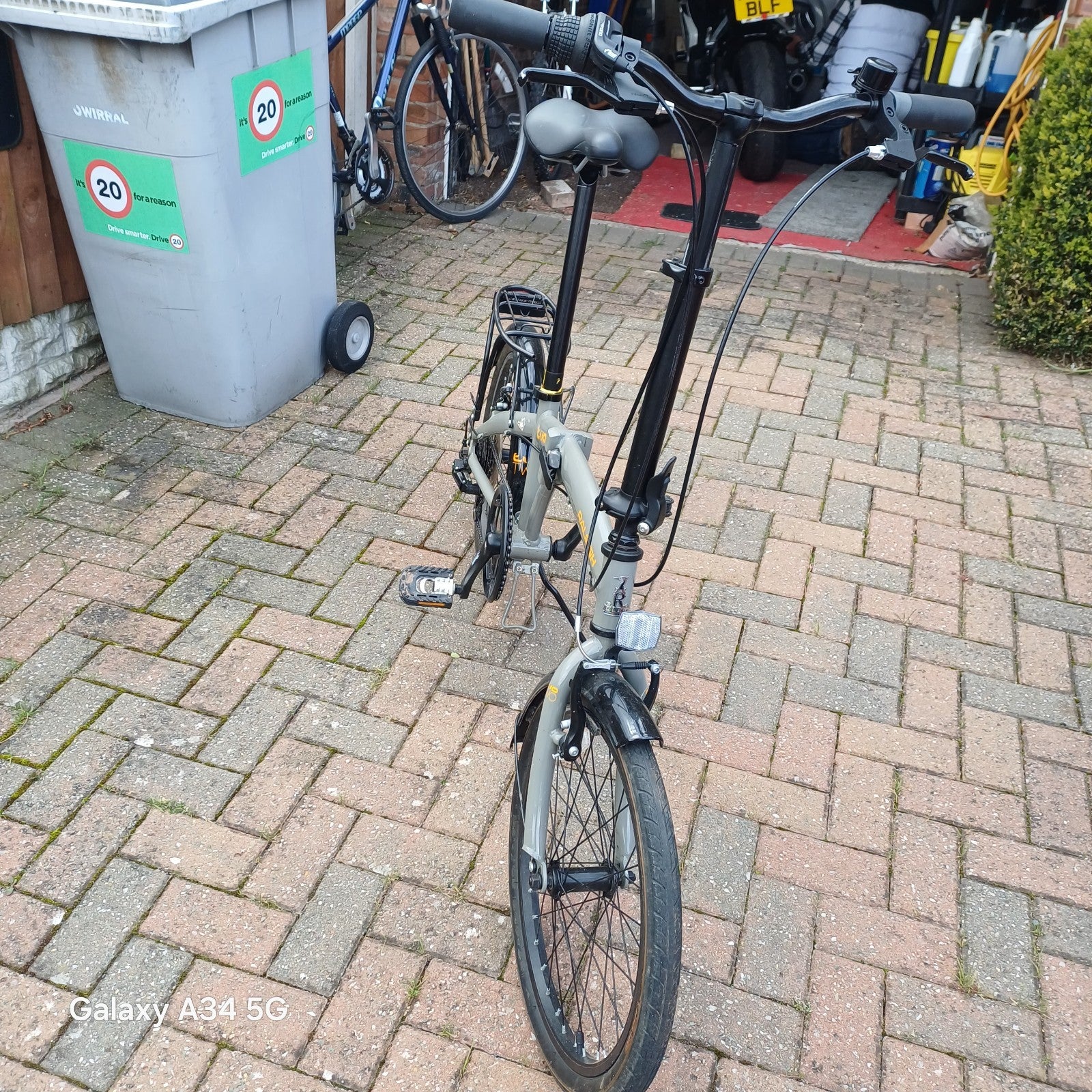 Raleigh Evo 2 Folding Bike 7-Speed Shimano Gears Grey