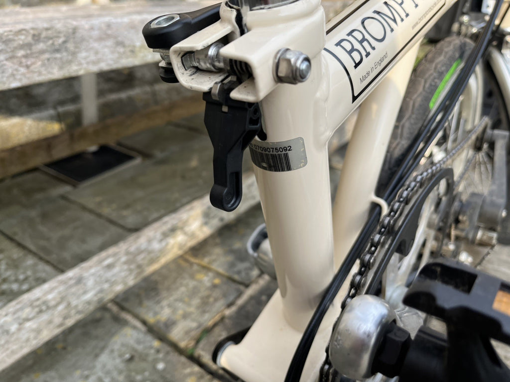Brompton folding bike ivory 2007 very good condition with carry bag