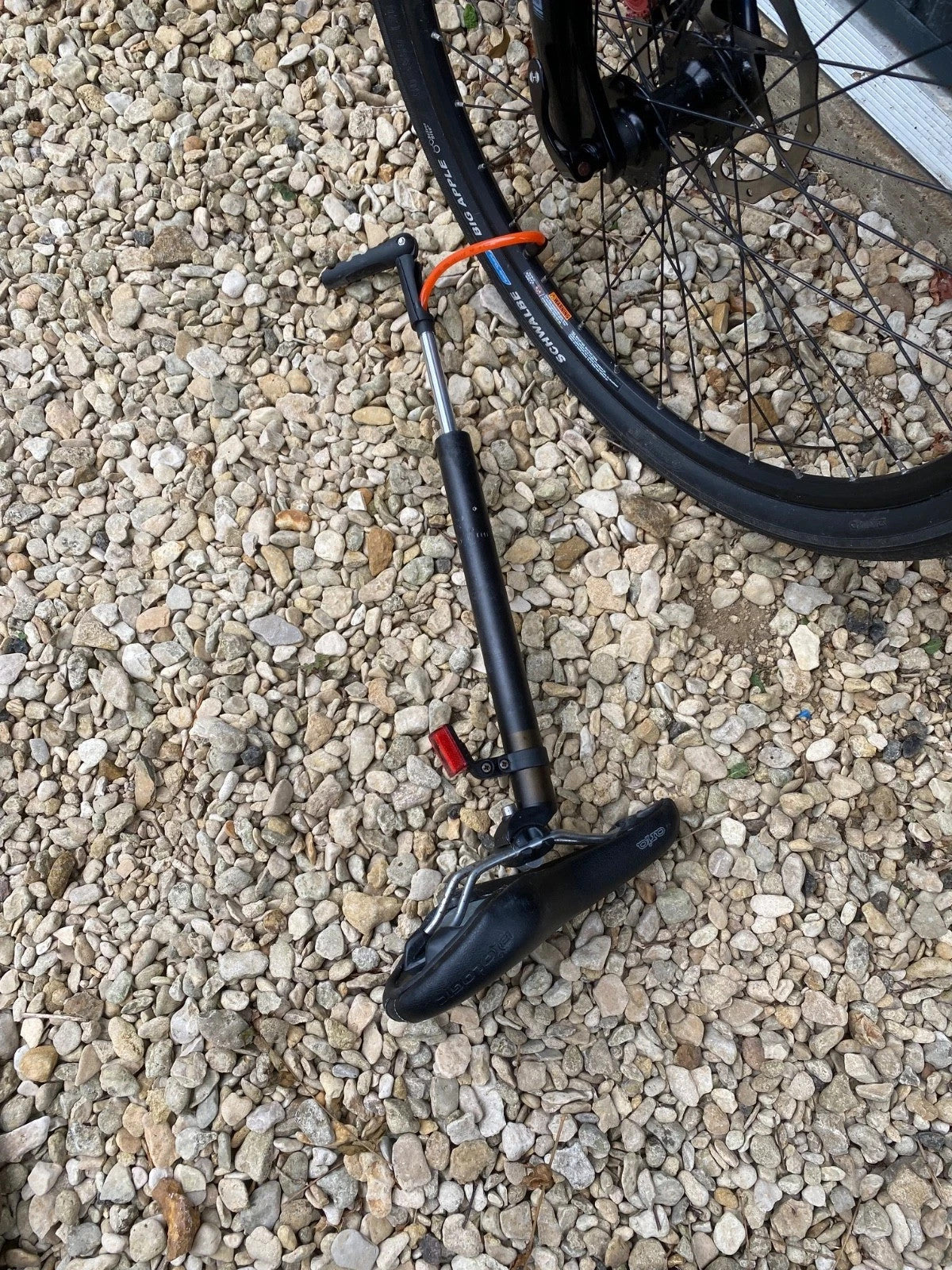 Dahon Matrix 2010 folding mountain bike, aluminium frame.