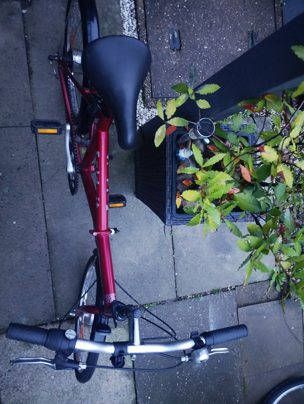 Brilliant Bikes Fold-it Folding Bike 20in 16in Frame 3-Speed Hub Gears Red