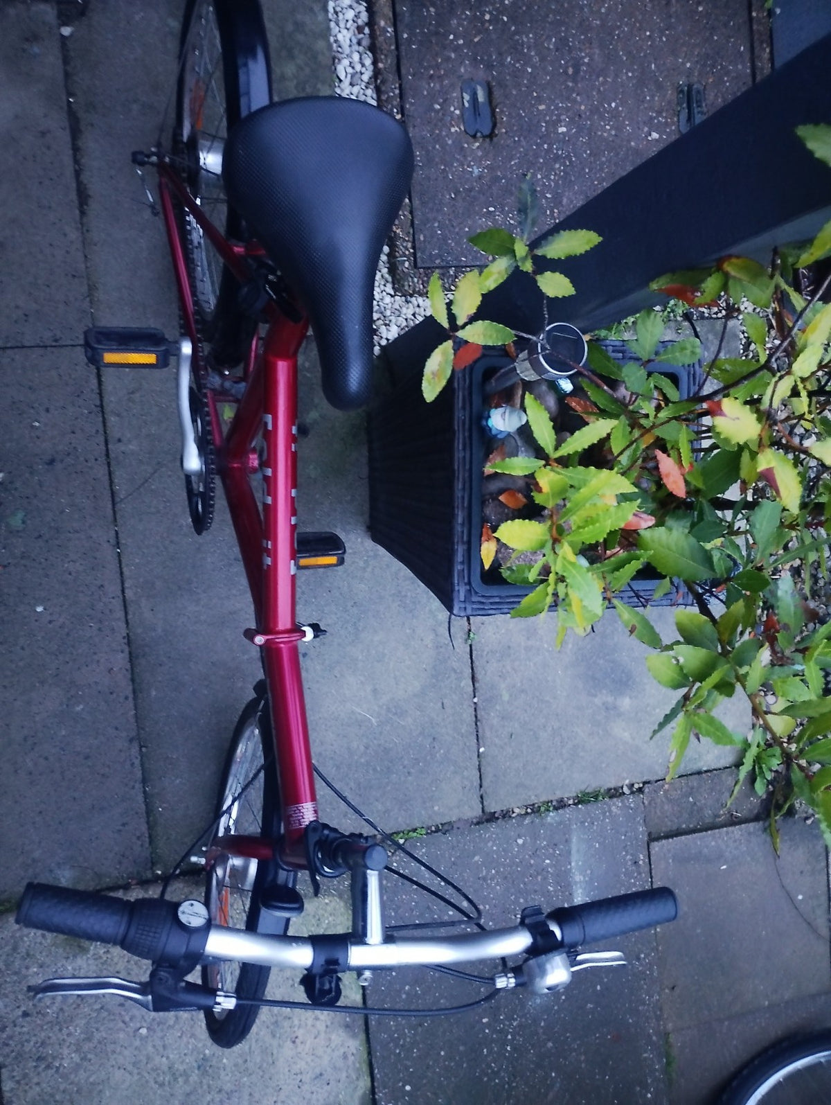 Brilliant Bikes Fold-it Folding Bike 20in 16in Frame 3-Speed Hub Gears Red