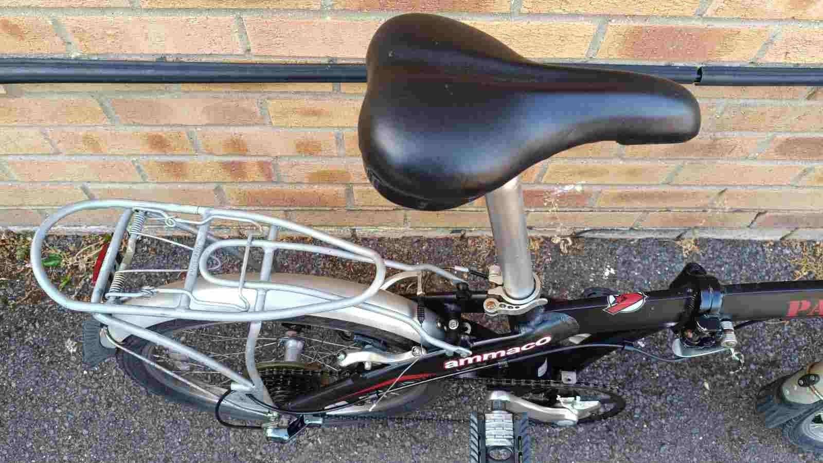 Aluminium Ammaco Pakka Lite folding bike in good condition with a comfort saddle