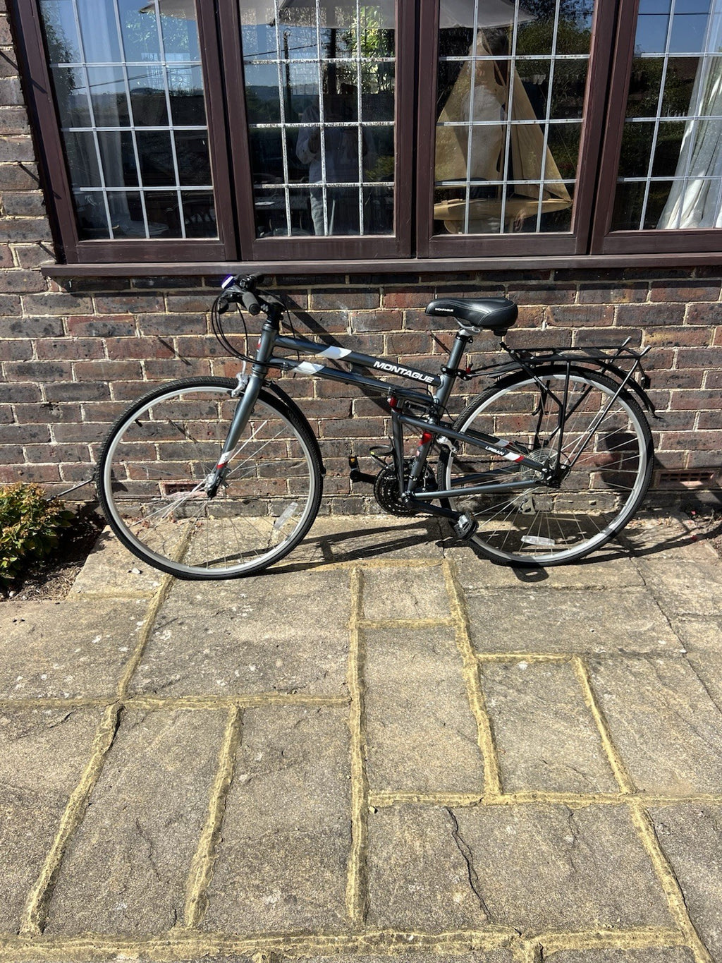 Montague Urban Folding Bike 700C, Medium, 21-Speed Aluminium w/ Bag