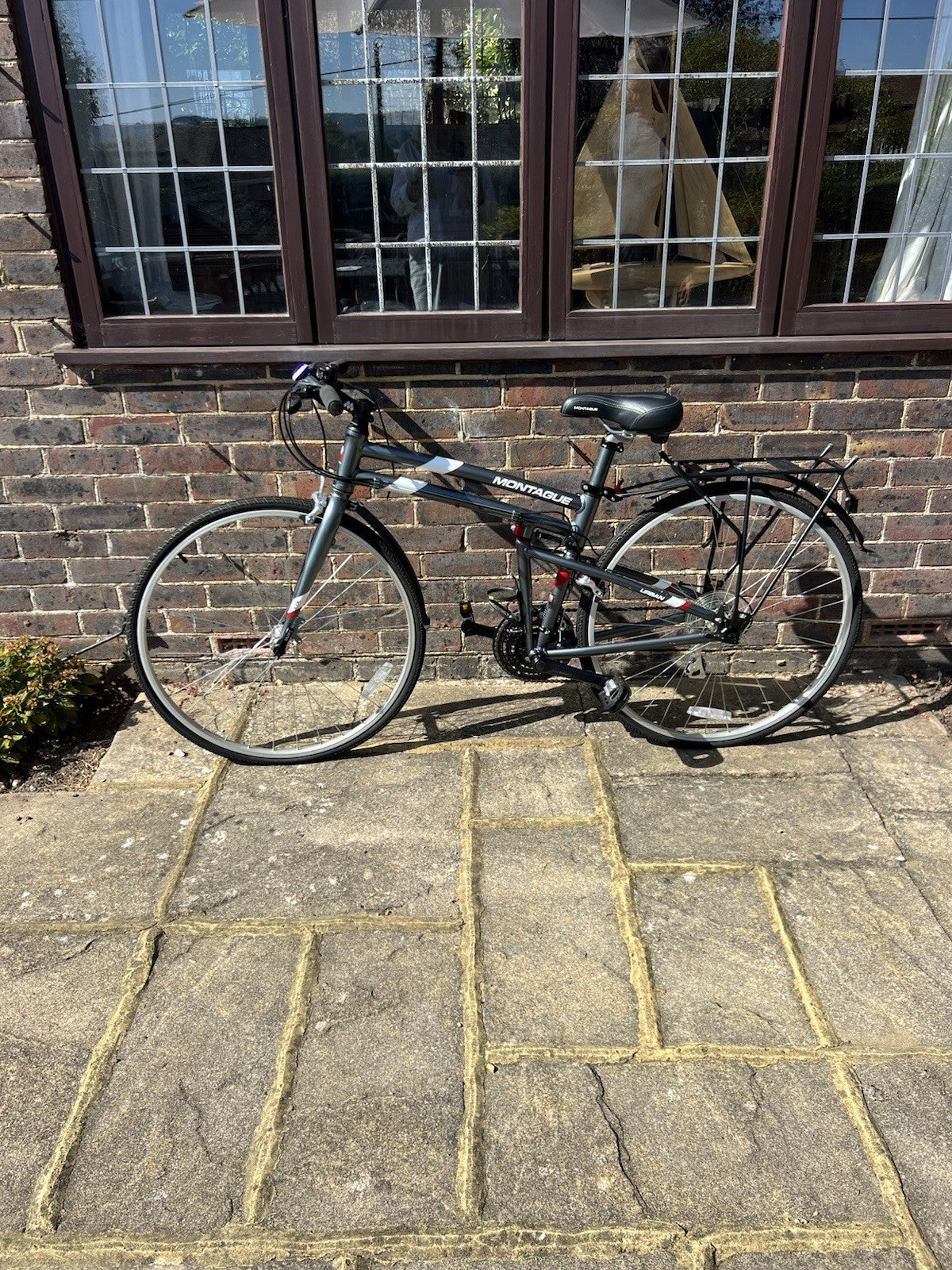 Montague Urban Folding Bike 700C, Medium, 21-Speed Aluminium w/ Bag