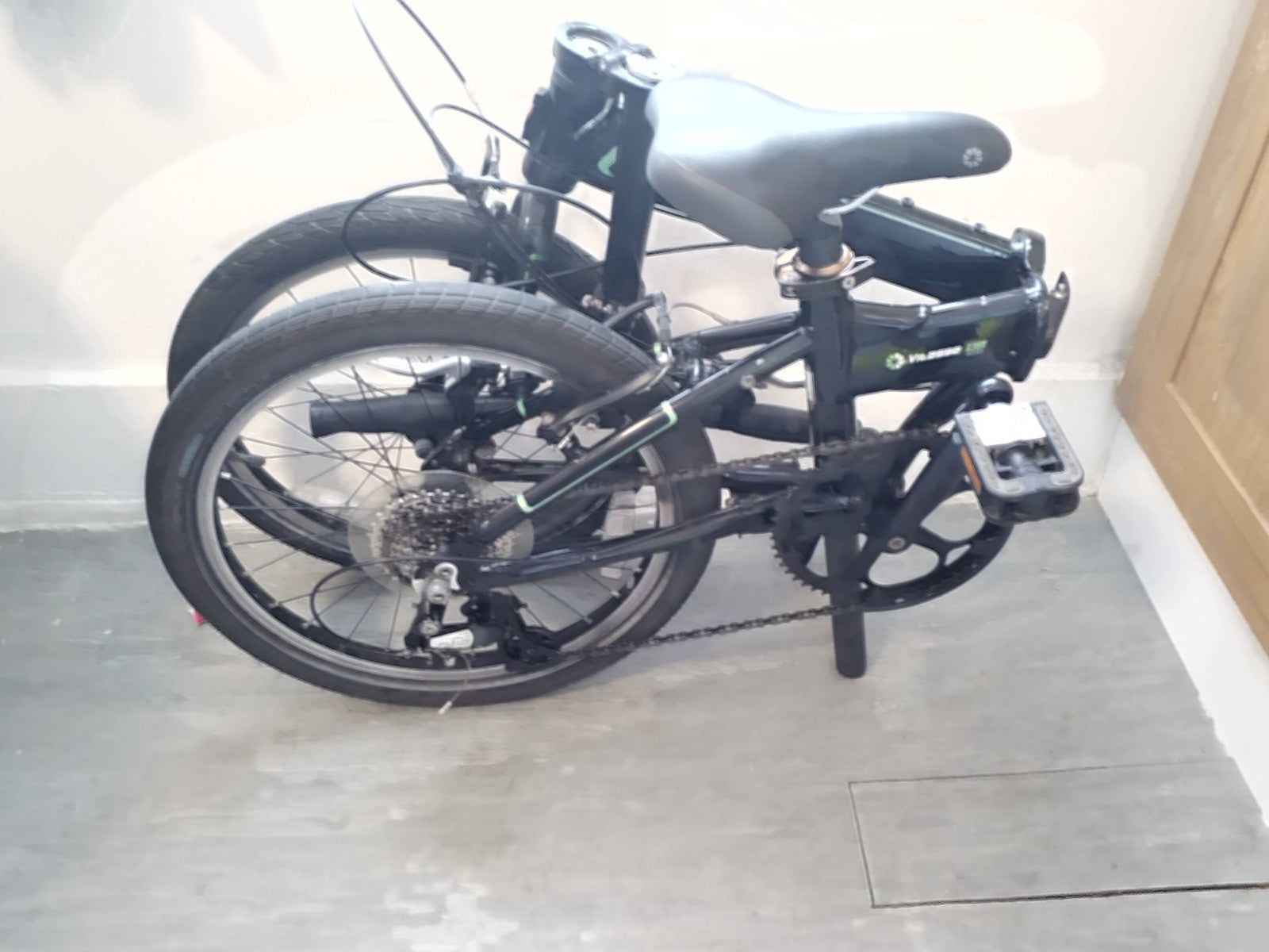 Dahon D8 Folding Bike