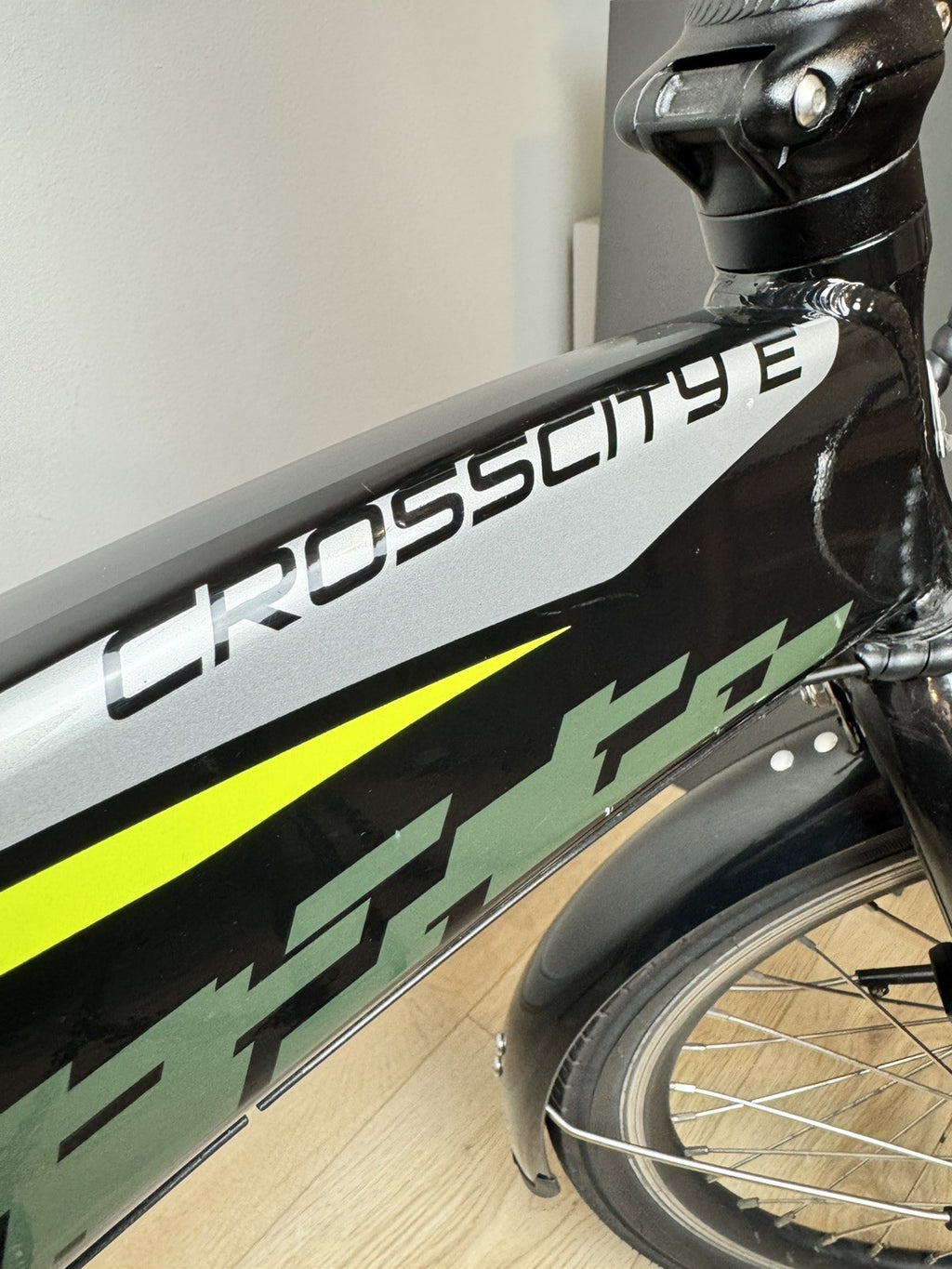 Carrera Crosscity  Bike Pedal Assist