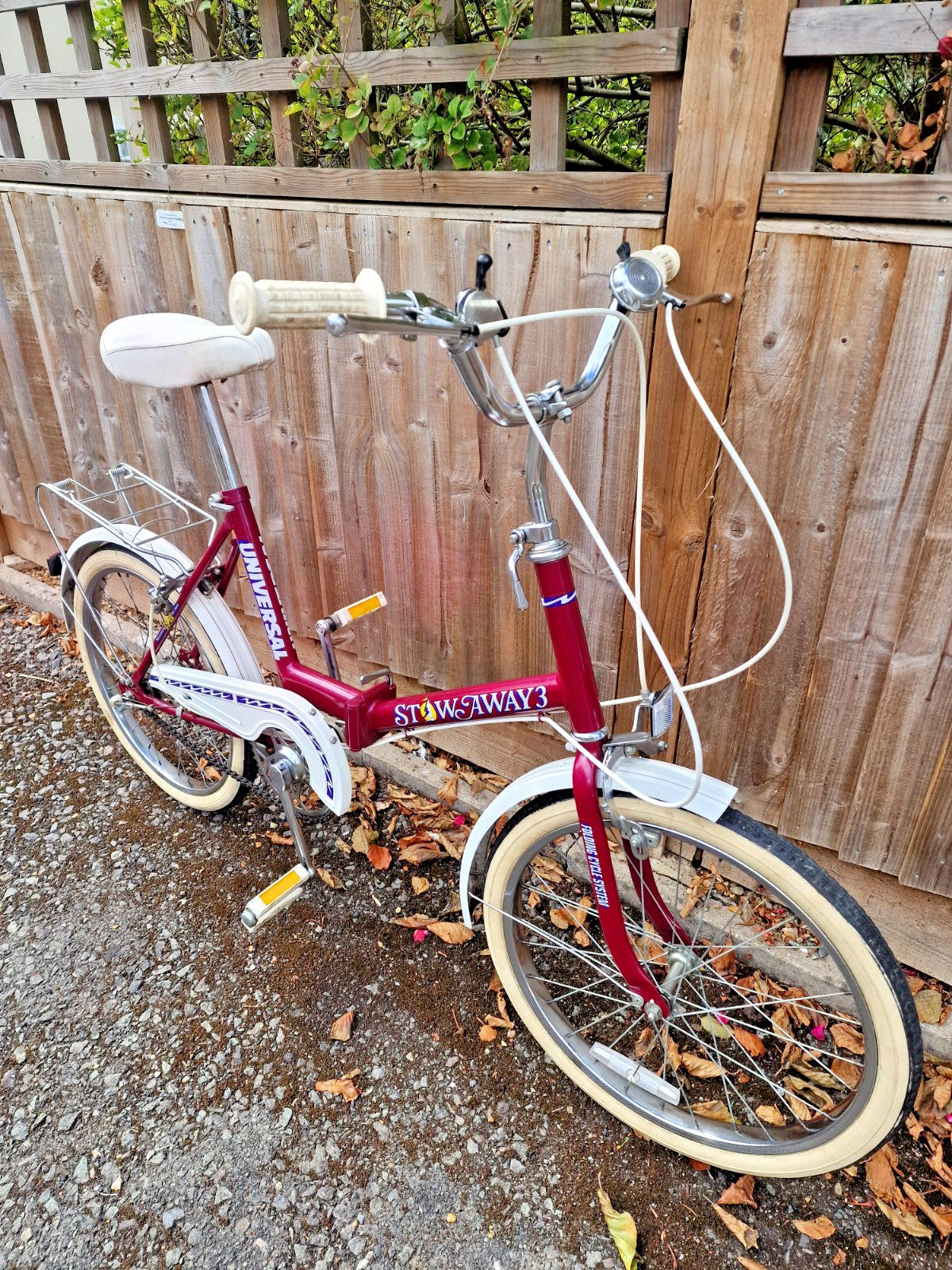 UNIVERSAL STOWAWAY 3 Vintage Folding Burgundy Bike, 3 speed. 20’ wheels,PRESTINE