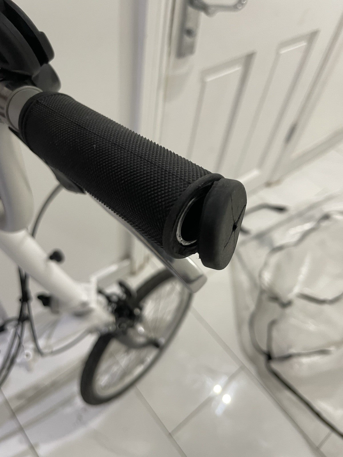 Brompton A Line Folding Bike – 3 Speed + Brompton Folding Pedal. Collection Only