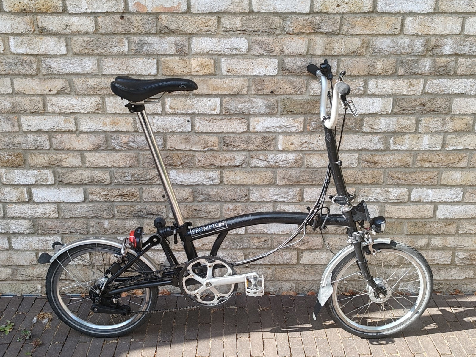 Brompton M6L 6 Speed Folding Bike – Black – Dynamo Lights – Sturmey Archer