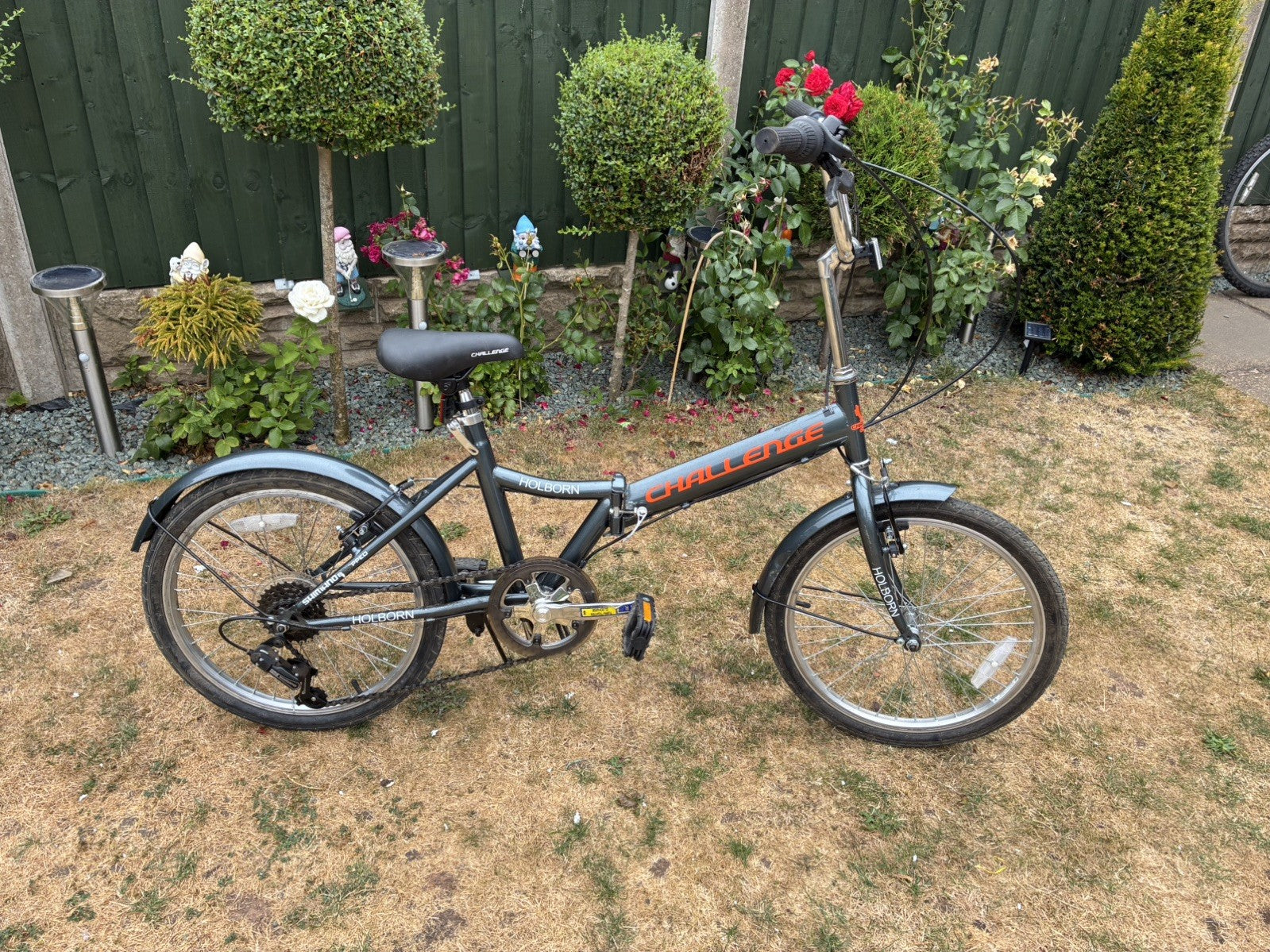 Challenge Holborn unisex folding bike.