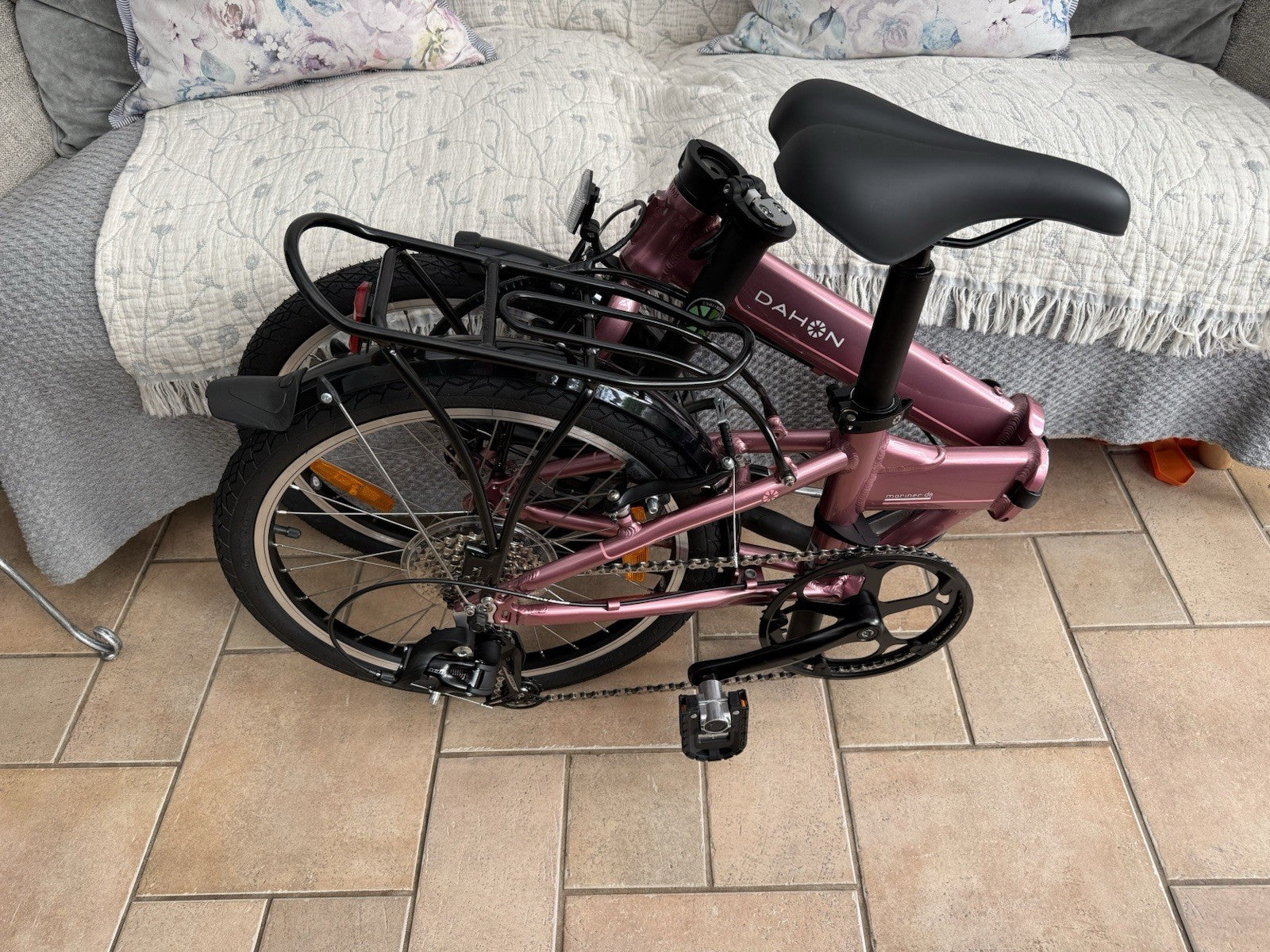 Dahon Mariner D8 foldable bike.