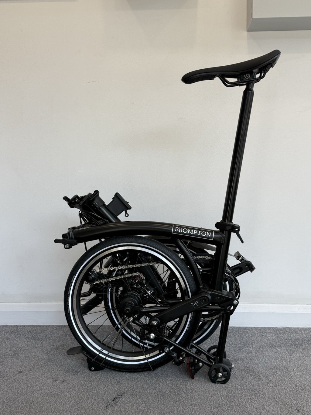 Brompton Folding Bike 12 Speed P Line Low Bar Excellent Condition Black Colour