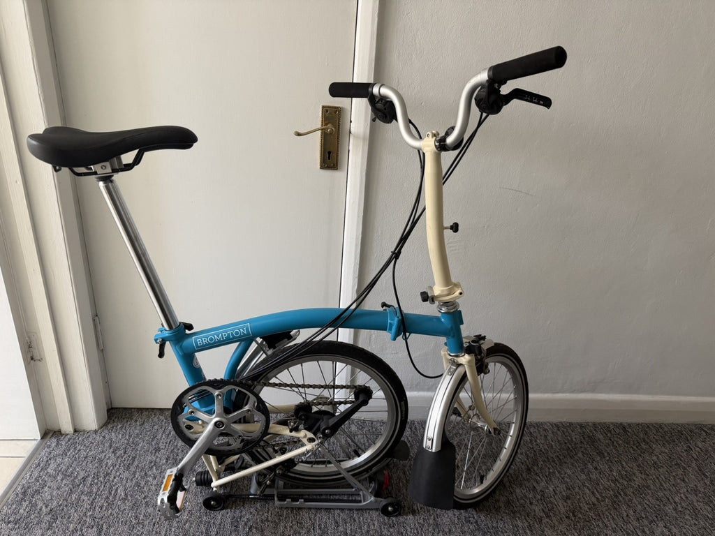 Brompton C Line M6R (6 Speed) folding bicycle - Blue (Excellent Condition)