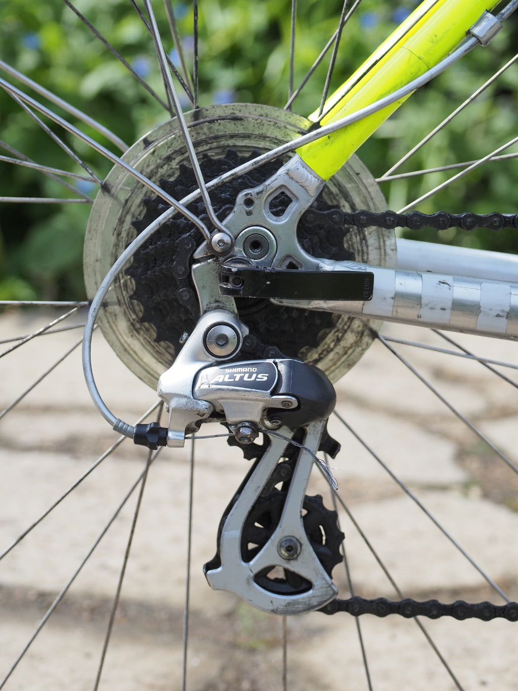 Dahon Espresso Folding Bike: 26" Wheels, mudguards,  Hi-Viz extras