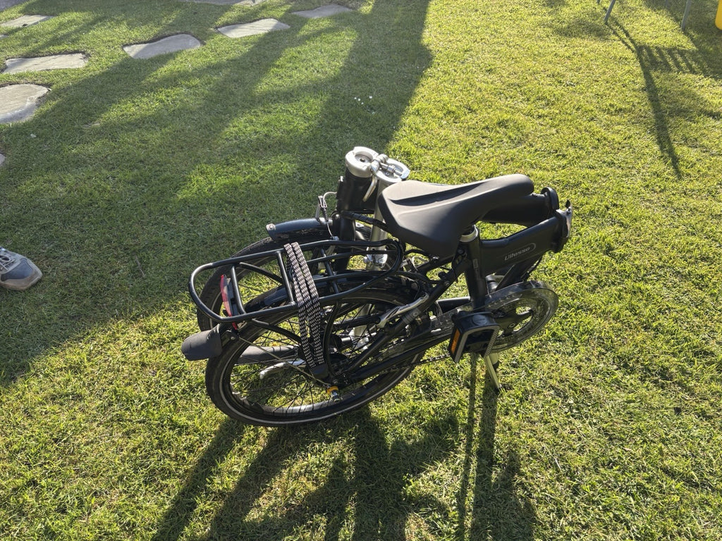 Dahon Vitesse Folding Bike  Excellent Condition