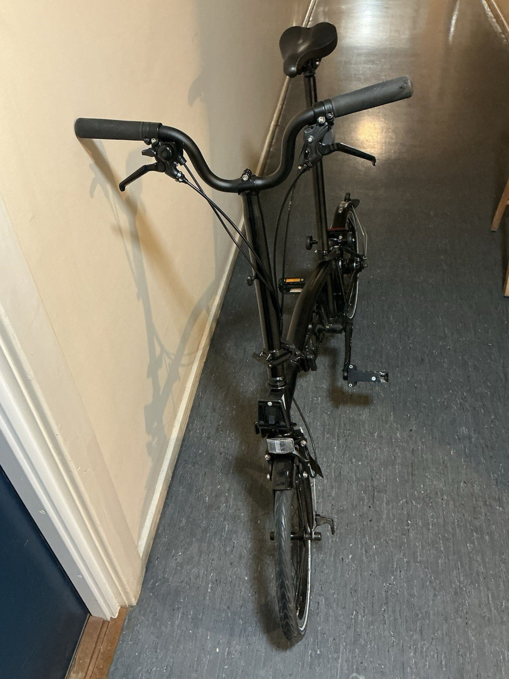 Dec 2018 Brompton C Line 6 Speed H6L Folding bicycle in Black - Leisure Used