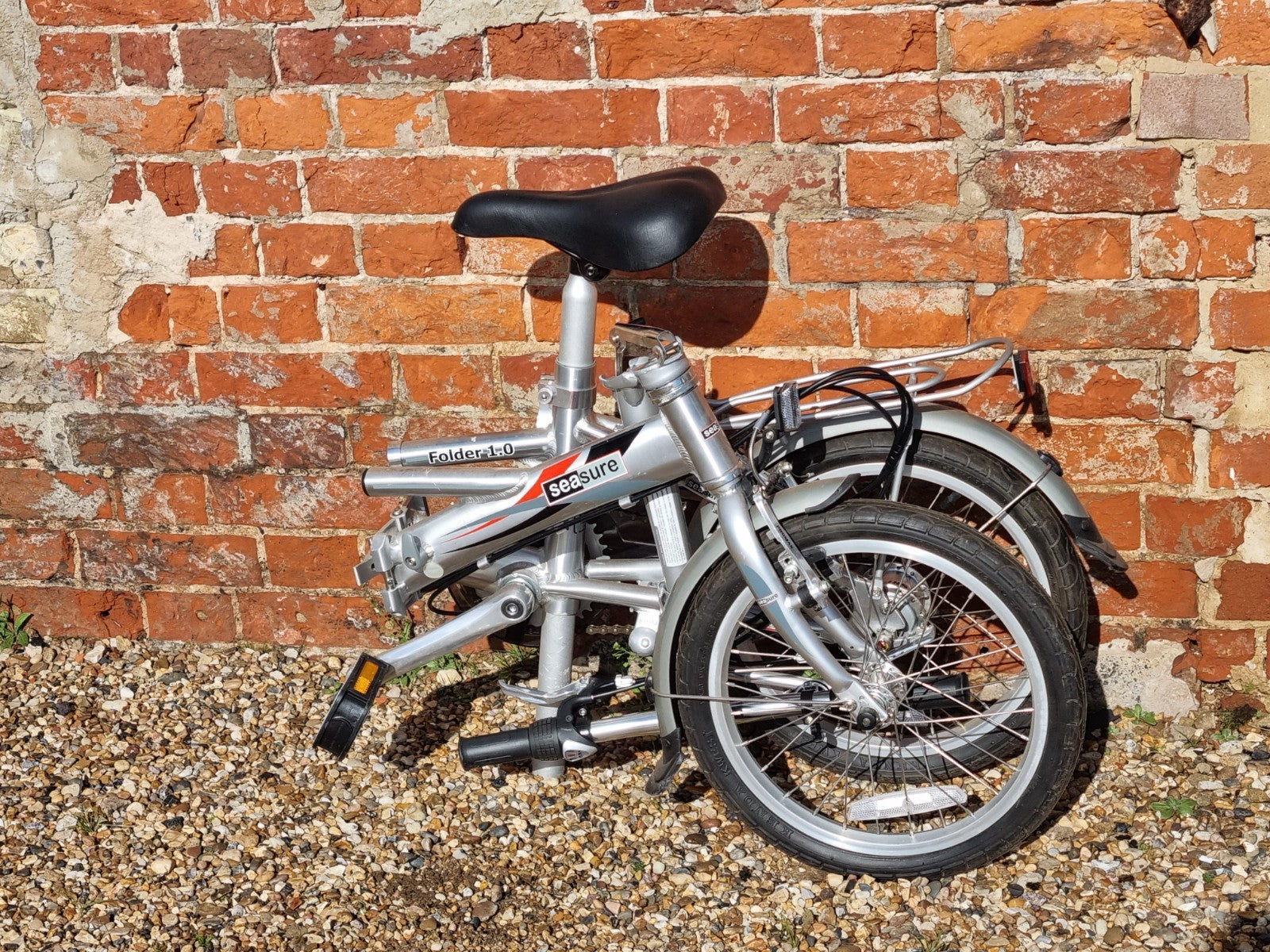 Seasure DFB2 folding bike with carry case.  Bought from Seamark Nunn for £304.90