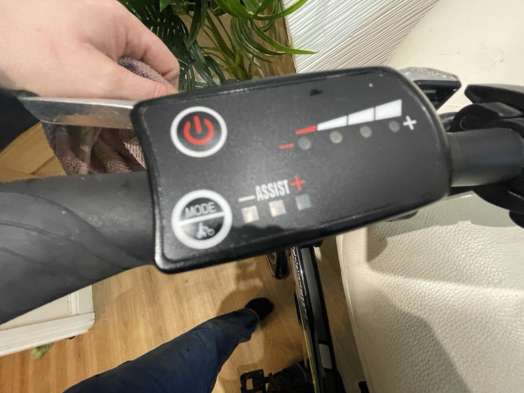 CARRERA CROSSCITY E FOLDING BIKE HARDLY USED IN EXCELLENT CONDITION