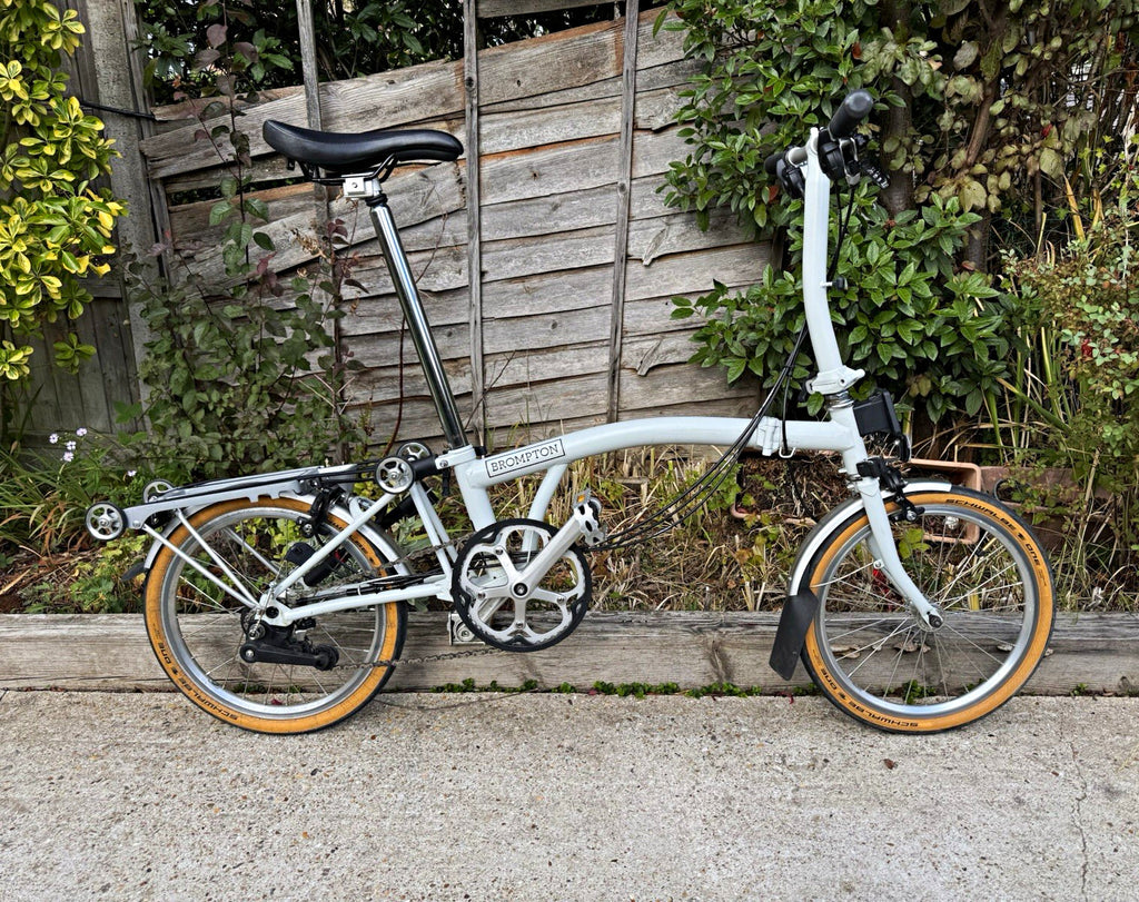 Brompton Folding Bike 16in White S6R Frame 6 Speed Hub Gears Mudguards