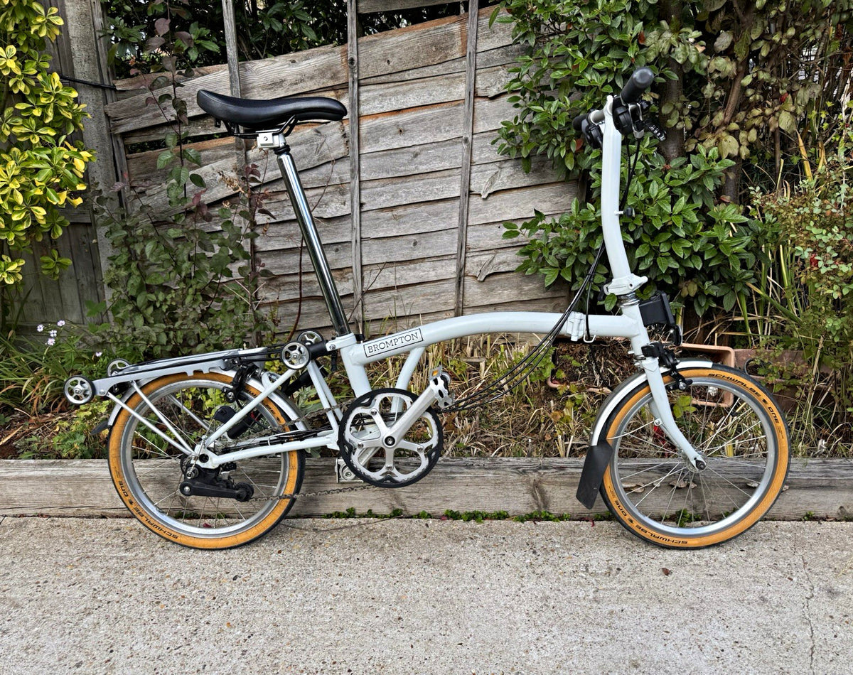 Brompton Folding Bike 16in White S6R Frame 6 Speed Hub Gears Mudguards