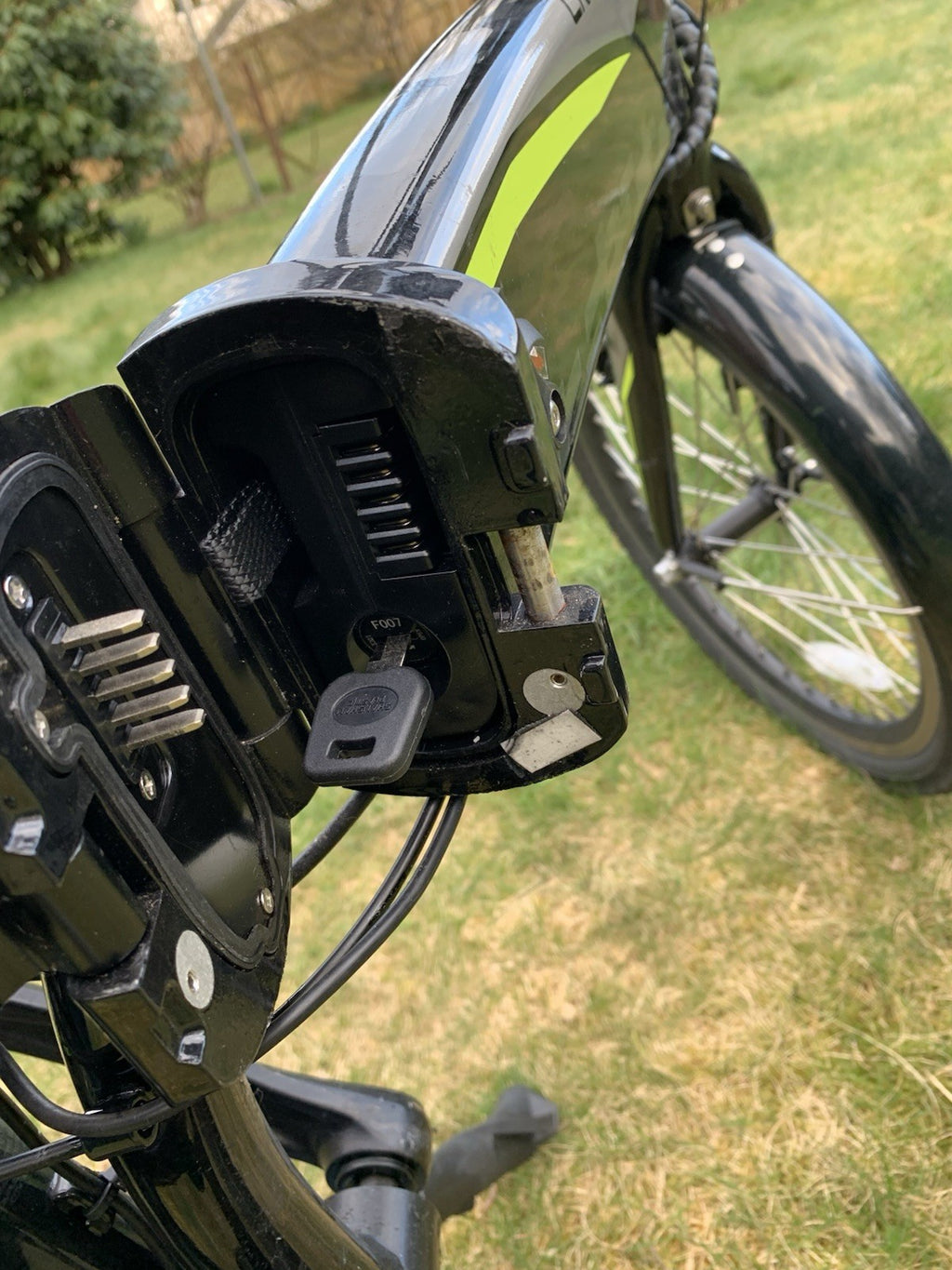 Carerra CrossCity-E Folding Bike