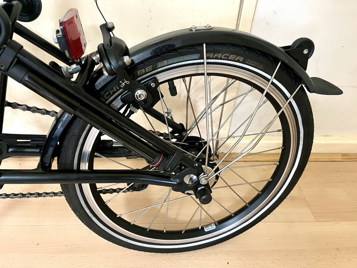 Brompton C Line Explore 2025 6-Speed Folding Bike 16in M Frame Matte Black