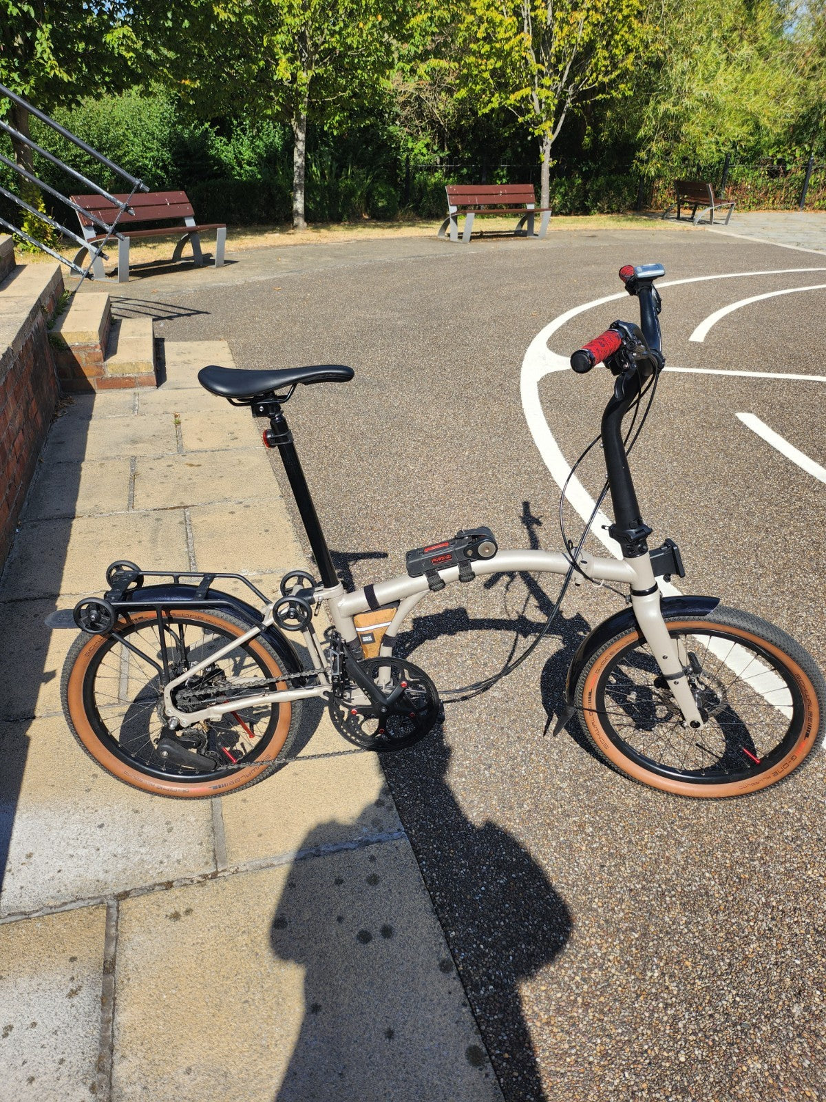 Brompton G Line Medium / Large Folding Bike 8-Speed, Traildust White