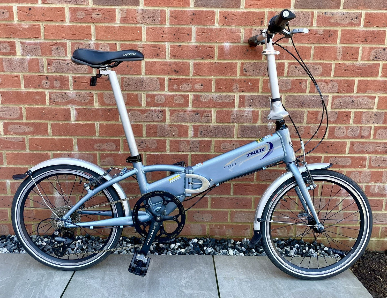 Folding Bike Trek F400 Navigator lightweight commuter designed by Dahon.