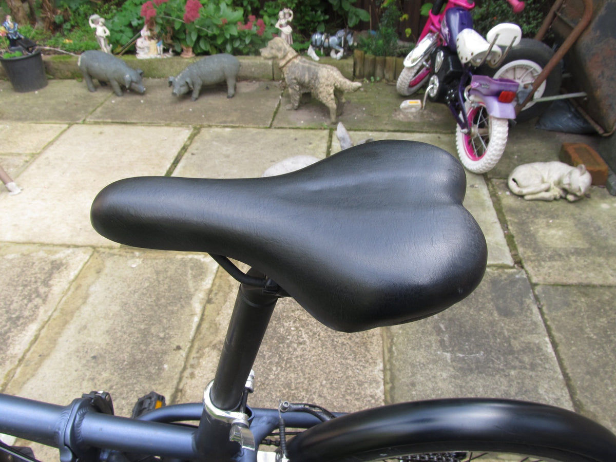 BIKE - FOLDING BIKE - 20 " WHEELS  - UNISEX - VERY GOOD CONDITION
