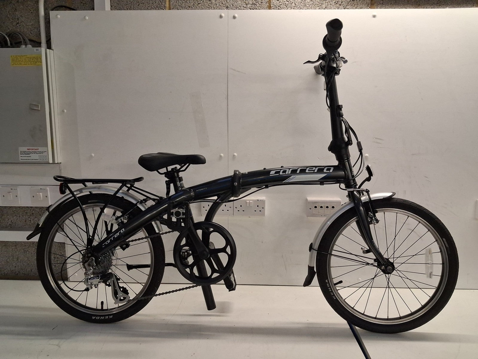 Carrera Intercity Unisex 8 Speed 20'' Wheels Compact Folding Bike (Scratched)