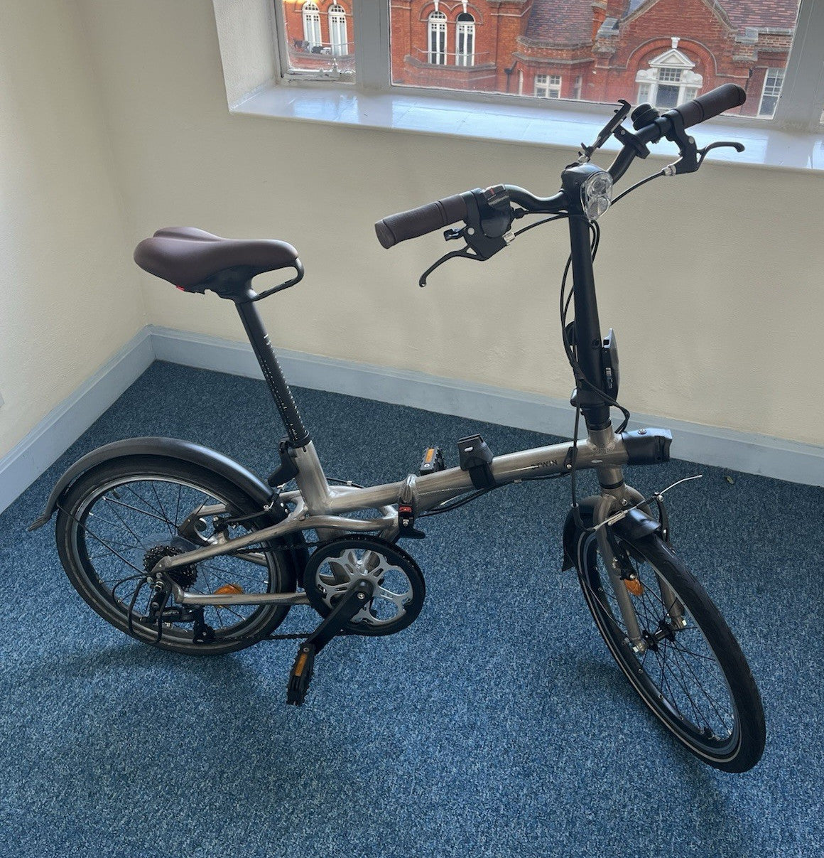 B’TWIN 560 Fold Bike 20in 9-Speed - includes lights, phone holder and pump