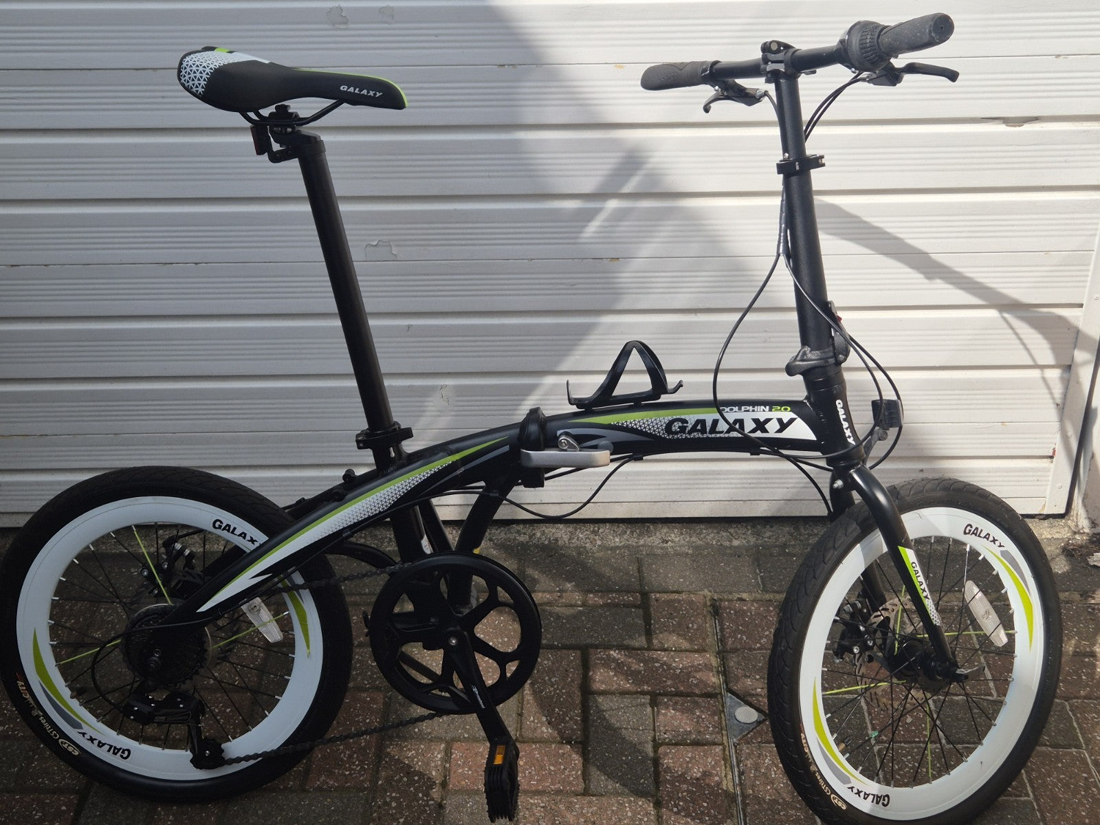 Galaxy Dolphin 2.0 20" folding Bike Shimano 7 Speed Disc Brakes Trinx Used Once