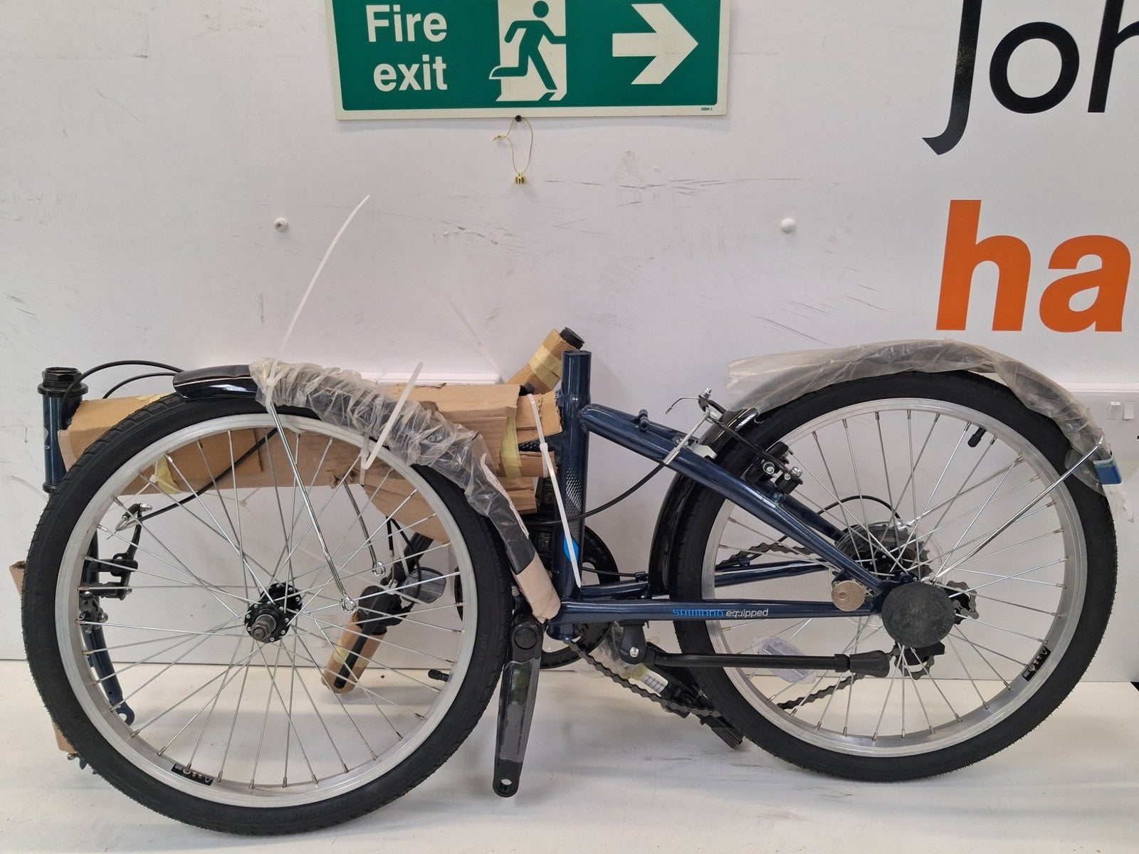 Apollo Transport Compact Folding 20" Wheels 6-Speed Bike - Navy (Dent/Scratched)