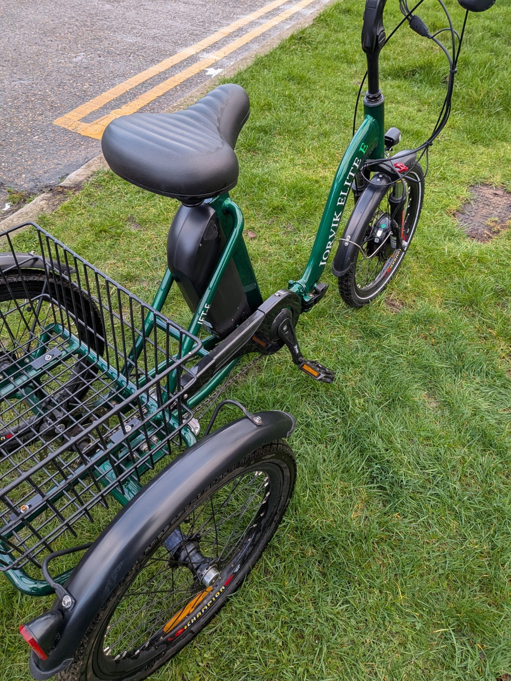 Jorvik Elite Jet E-20 Folding Trike, ONLY 32 MILES, BRAND NEW BATTERY, DELIVERY