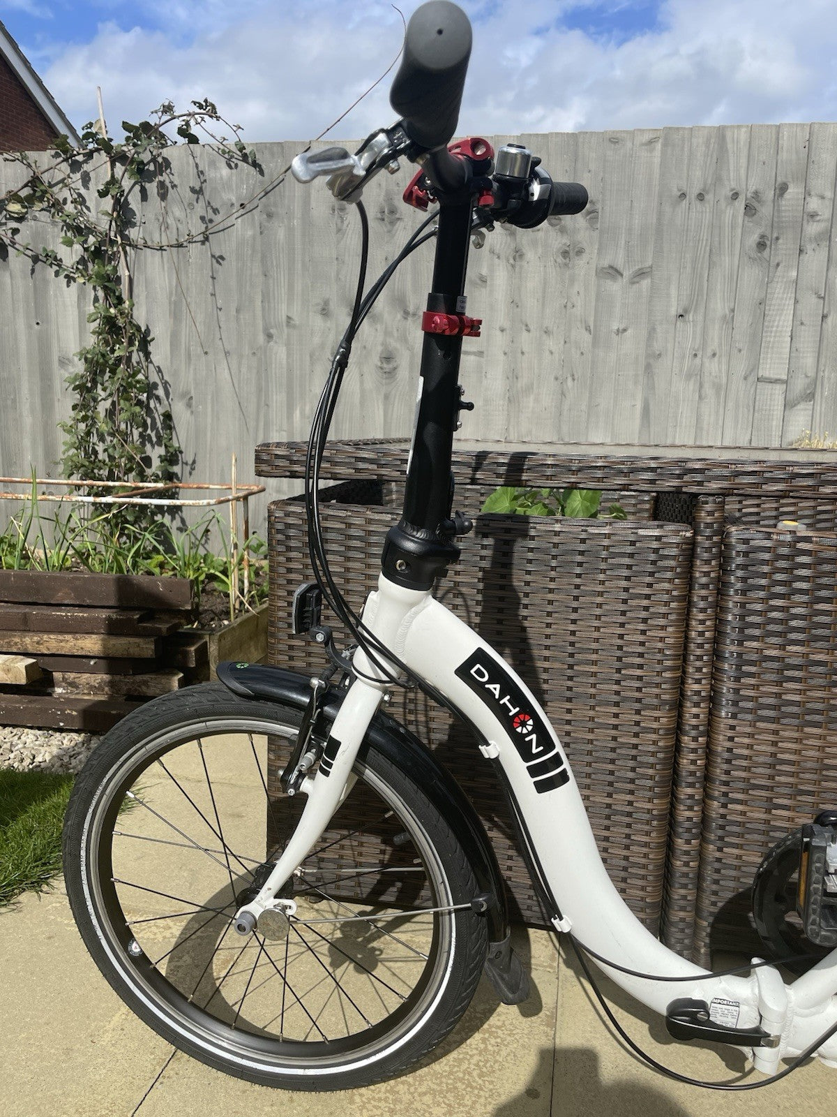 Dahon Ciao D7 White Folding Bike RRP £600