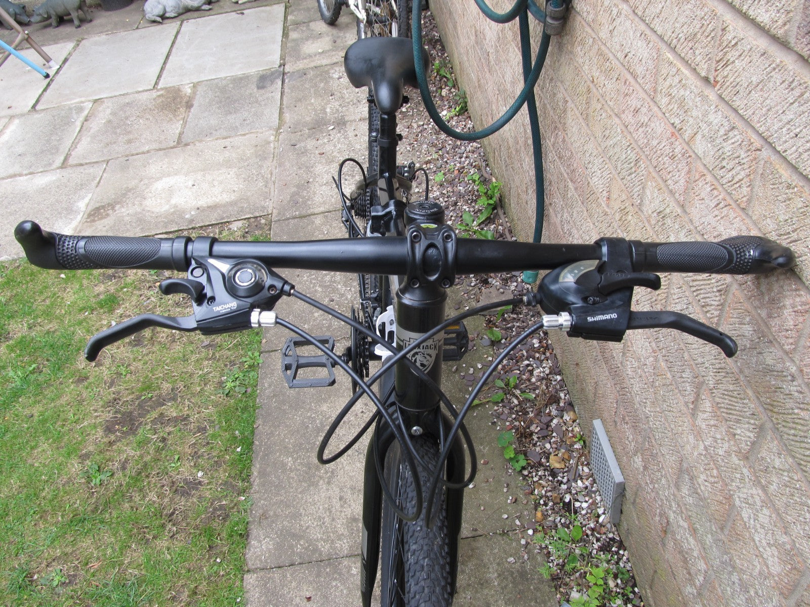 BIKE - FOLDING BIKE - 26" WHEELS, DISC BRAKES - UNISEX - EXCELLENT CONDITION