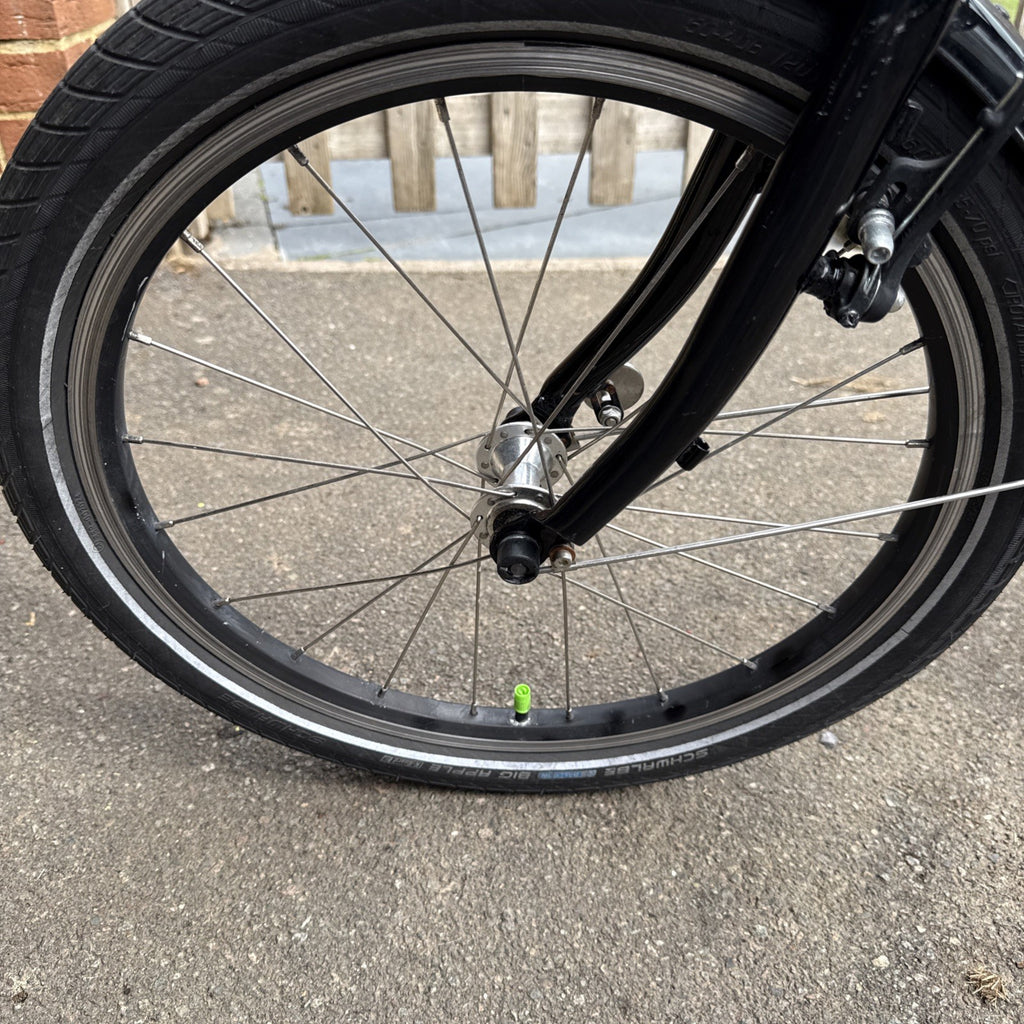 Tern Link D7i  Folding Bike 7-Speed V-Brakes Rack Mudguards Black/Grey