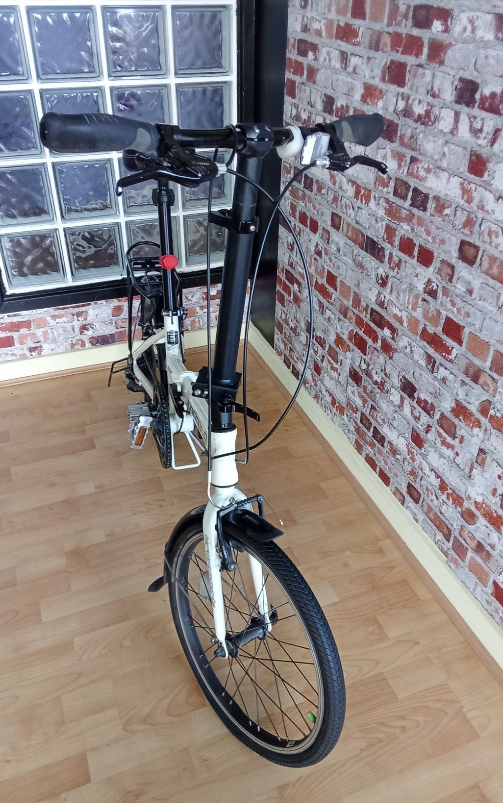 Carrera Transit 20”wheels Folding bike.  Had regular annual service.  White