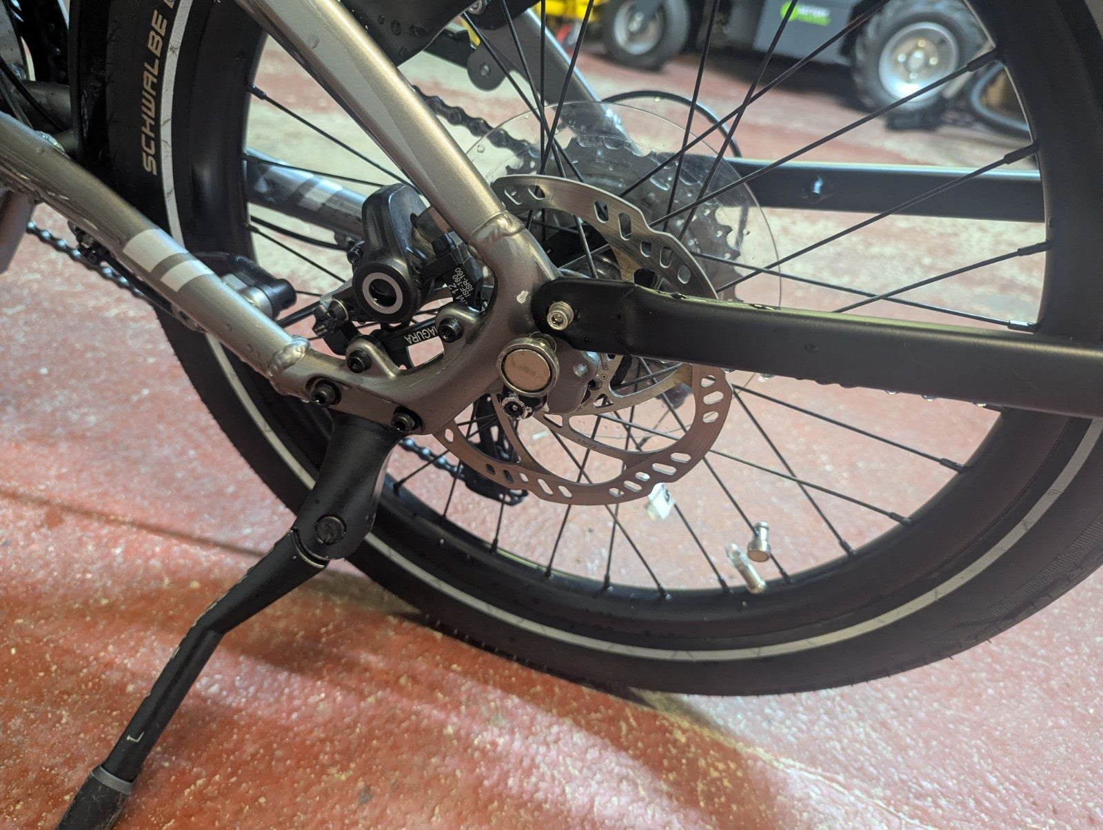 Tern Vektron S10 folding bike. Bosch Performance Line & Shimano Deore 10 gears