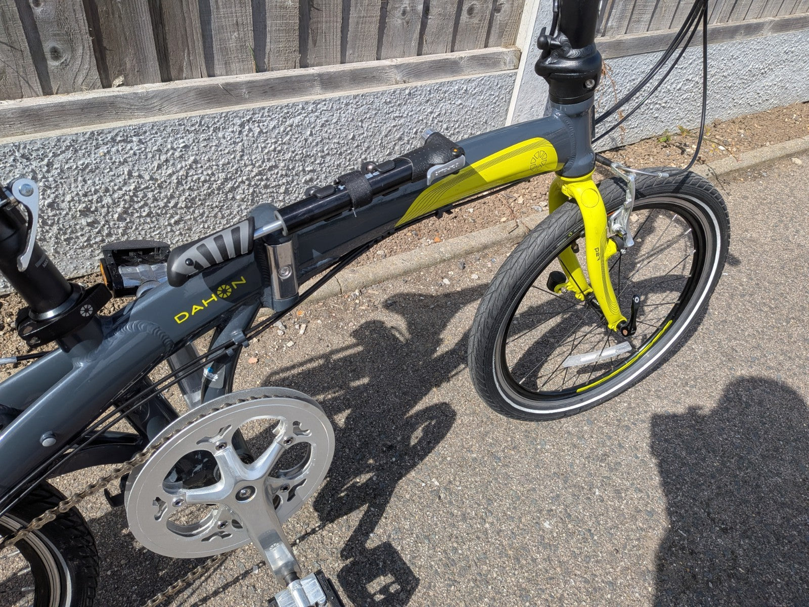 Dahon Mu P27 Folding Bicycle, 27 Gears,20" Wheels,Carry Bag. Warehouse Find.L@@K