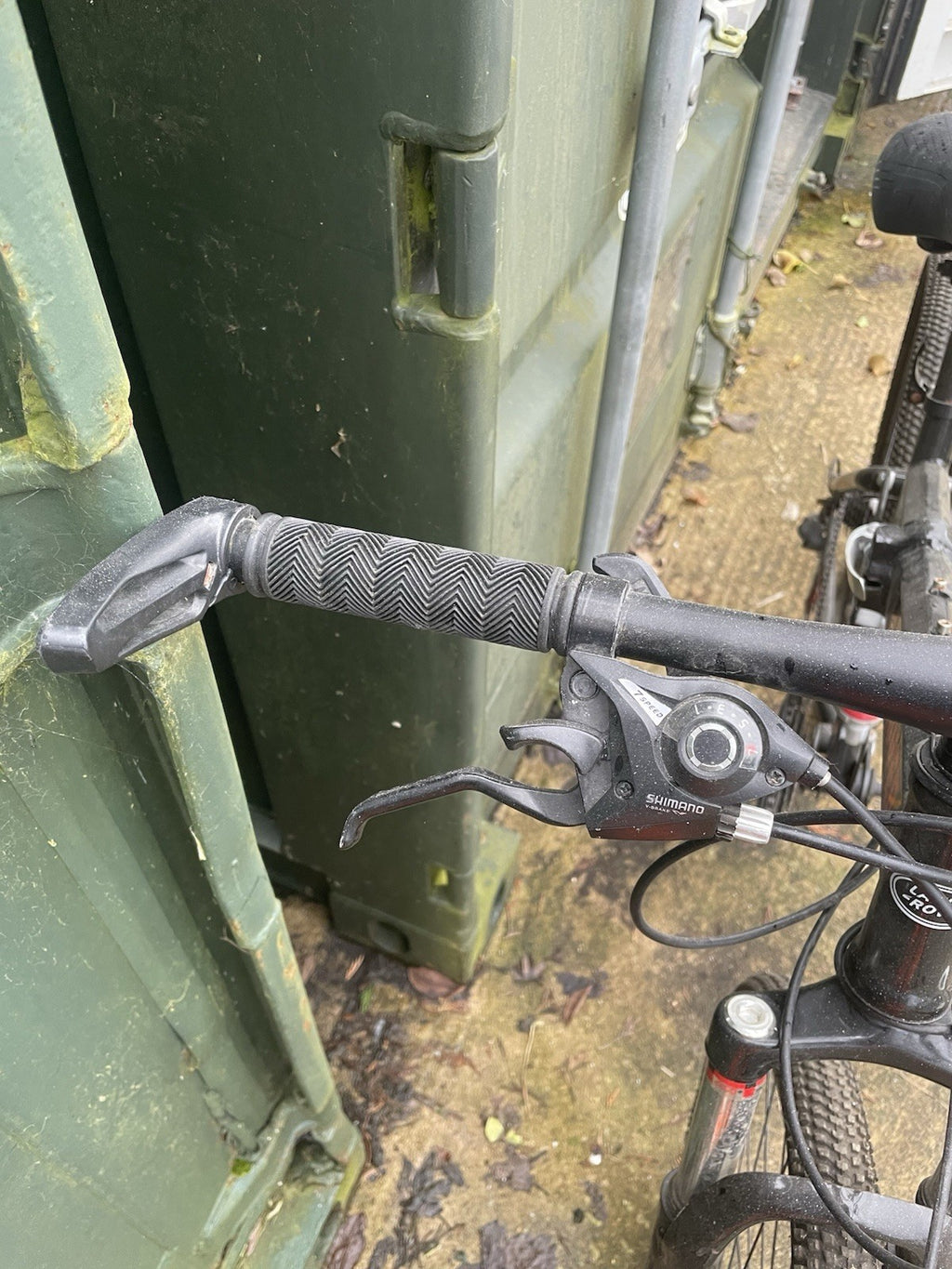 Land Rover G4 Challenge Folding Mountain Bike Black