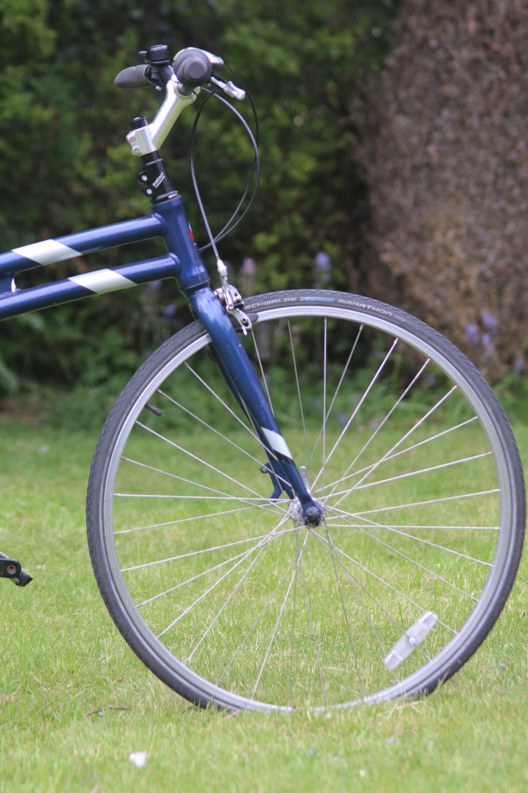 MONTAGUE TOWN,FOLDING 7 SPEED CITY BICYCLE.