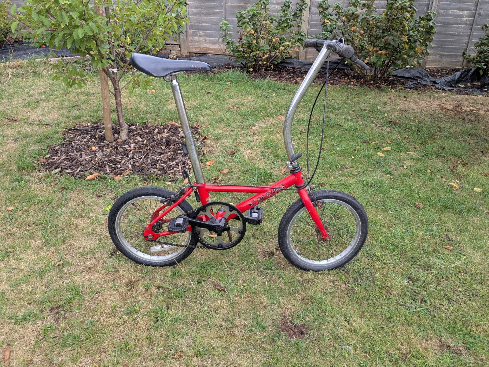 Daewoo Shuttle Folding Bike – Steel Frame – 16" Wheels – Working Order