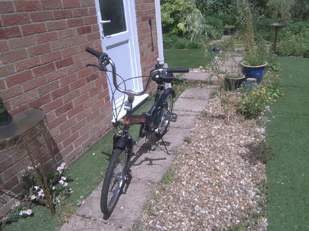Folding Bicycle, Adults size 20 inch wheels condition used. Collection only!