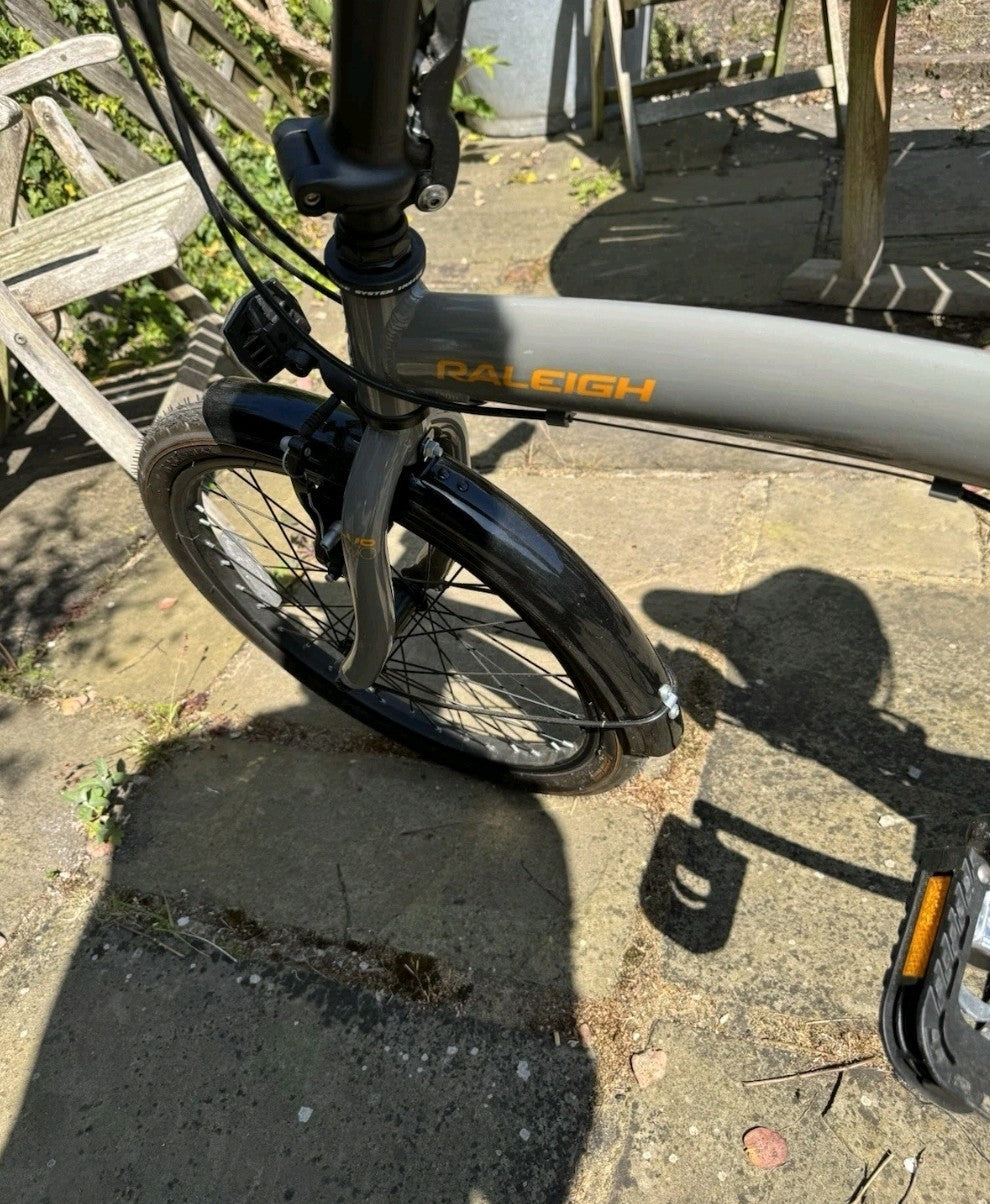 Raleigh Evo 2 Folding Bike 7-Speed Shimano Gears